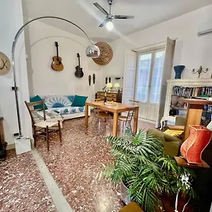 https://central-station-house-cettina.taorminaitalyhotels.com